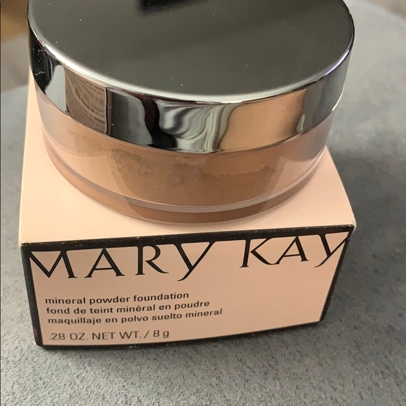 Mary Kay Mineral Powder Foundation - Picture 3 of 3